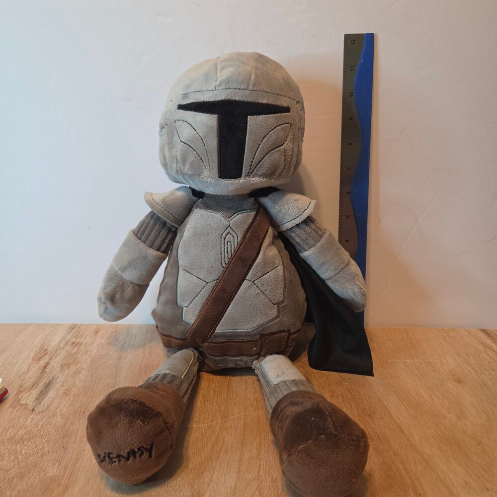 Star wars Scentsy The Mandalorian Buddy Plush 18" tall zip compartment for scent